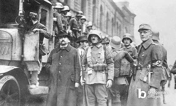 Munich, Bavaria, Germany The arrest of communist and Marxist city councilors during the Beer Hall Putsch of November 1923