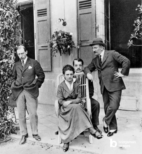 Image d'Igor Stravinsky, Tamara Karsavina, Serge Diaghilev et Leon Bakst à Lausanne en 1915