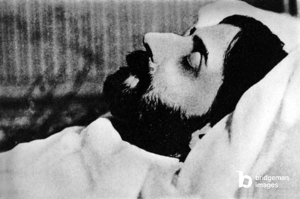 Image de Marcel Proust (1871-1922) romancier français sur son lit de mort en 1922