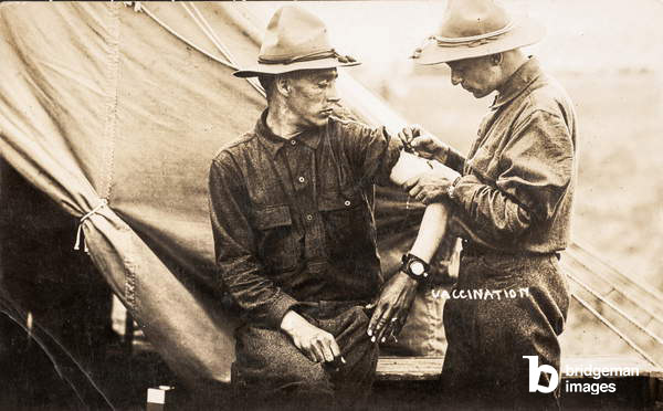 Vaccination des soldats américains au front, Première Guerre mondiale