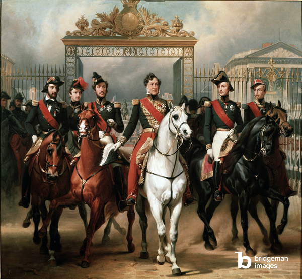 Le roi Louis-Philippe entouré de ses cinq fils sortant par la grille d'honneur du château de Versailles après avoir passé une revue militaire dans les cours