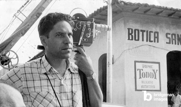 Carlos Cruz-Diez mit seiner Kamera, San Francisco de Yare, Bundesstaat Miranda, Venezuela, 1952