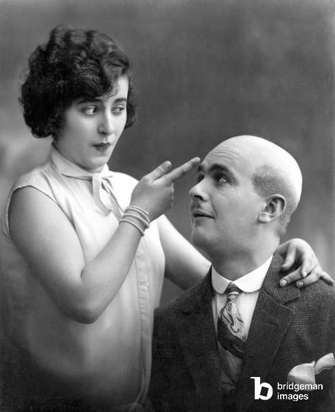 “Why does Egon have no hair?” . Photography around 1920 / Photo © Imagebroker / Bridgeman Images
