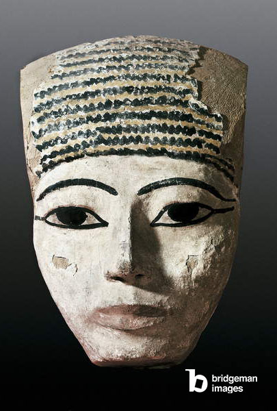 Image de l'Égypte ancienne : Portrait pour un sarcophage égyptien. 17ème-12ème siècle av JC. Sculpture en bois polychrome