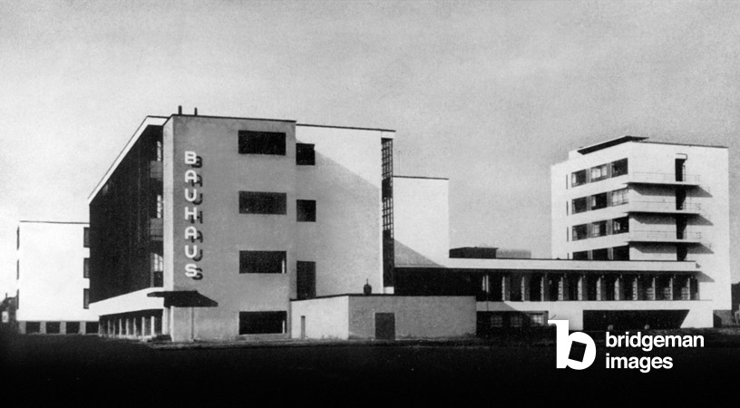 École du Bauhaus à Dessau (Allemagne) construite par Walter Gropius