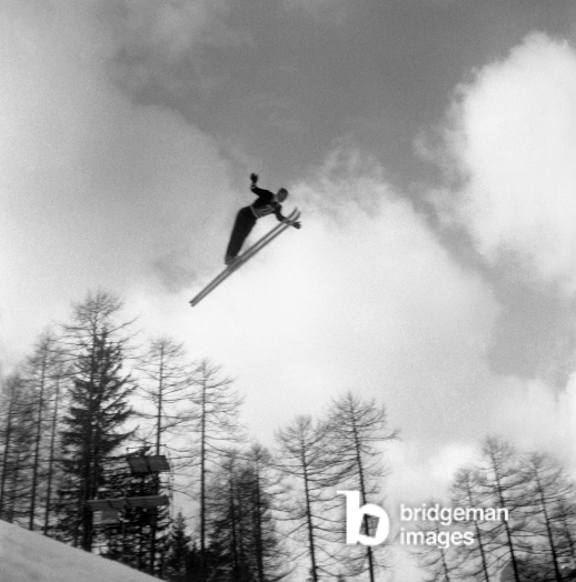 salto con gli sci sciatore cortina sport invernali italia 