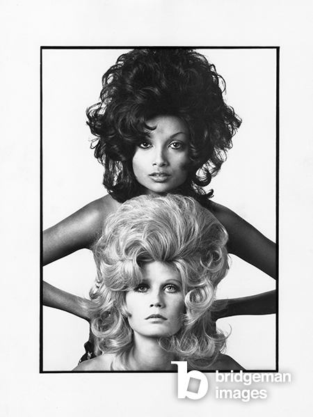 Hair styles model Shakira Baksh, Lady Caine, c. 1960s (b/w photo), John Cole,  (1923-95) / Private Collection / © John Cole Archive. All rights reserved 2022 / Bridgeman Images