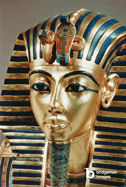 Le masque d'or, provenant du Trésor de Toutankhamon (vers 1370-52 av. J.-C.) vers 1340 av. J.-C. (or) ; découvert en 1922 dans la Vallée des Rois par Howard Carter