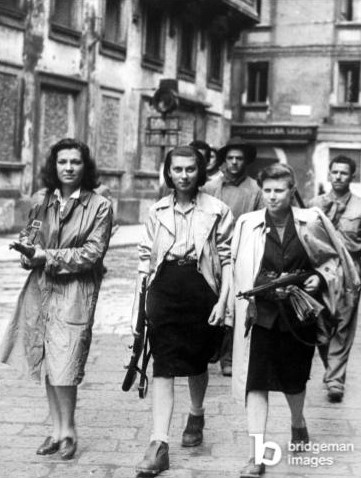 partigiane donne resistenza milano liberazione 1945 caduta fascismo 