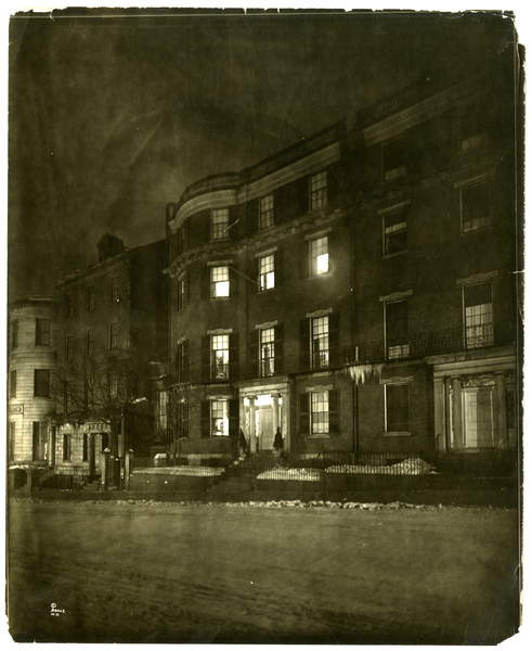 veduta notturna di Beacon St, Boston, Mass, USA, c.1902-10 (gelatin silver photo), Jessie Tarbox Beals (1871-1942) © New-York Historical Society Bridgeman Images