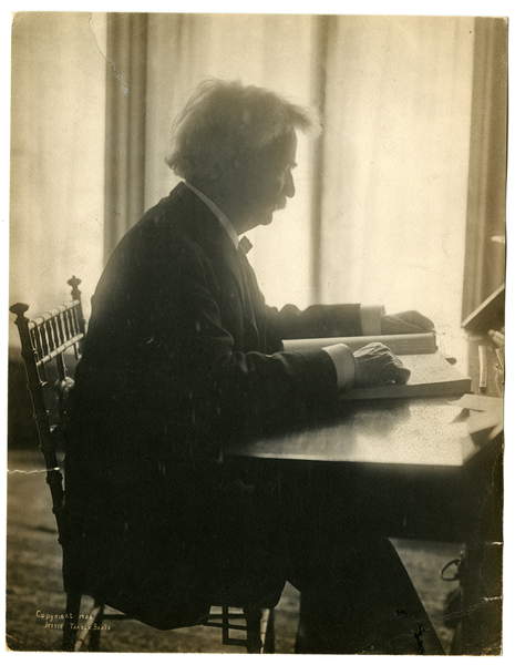 Mark Twain, 1906 (gelatin silver photo), Jessie Tarbox Beals (1871-1942) © New-York Historical Society Bridgeman Images