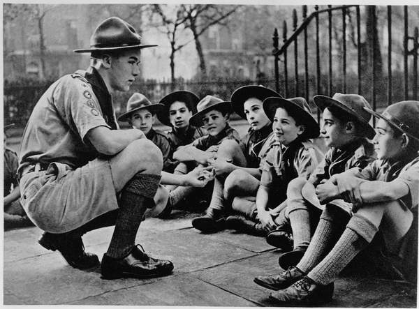 A chef scout in 1941- in “Boys Scouts” by E.E Reynolds, ed. 1944, coll. M de la Villeon, American Photographer, (20th century) / Private Collection / Photo © Leonard de Selva / Bridgeman Images