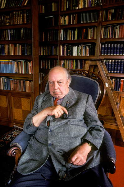 photo Portrait of . B. Priestley sitting in a chair in a library / © David Reed / Bridgeman Images