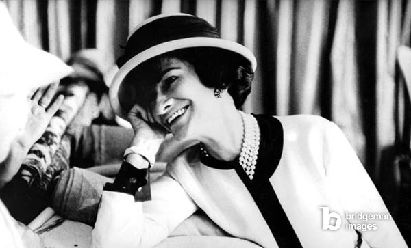 Coco Chanel (1883-1971), créatrice de mode (photo), début des années 1950