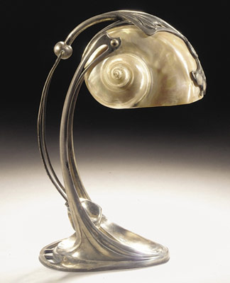 Lampe de chevet, 1890, métal et coquillage, Gustav Gurschner
