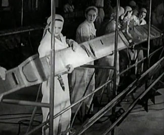 Women take on the tasks of men in an aircraft factory, Second World War / The Netherlands Institute for Sound and Vision