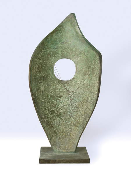 photo of the sculpture Curved Form (Bryher II), 1961 (bronze), Barbara Hepworth, (1903-75) / San Francisco Museum of Modern Art (SFMOMA), CA, USA / San Francisco Museum of Modern Art / Bridgeman Images
